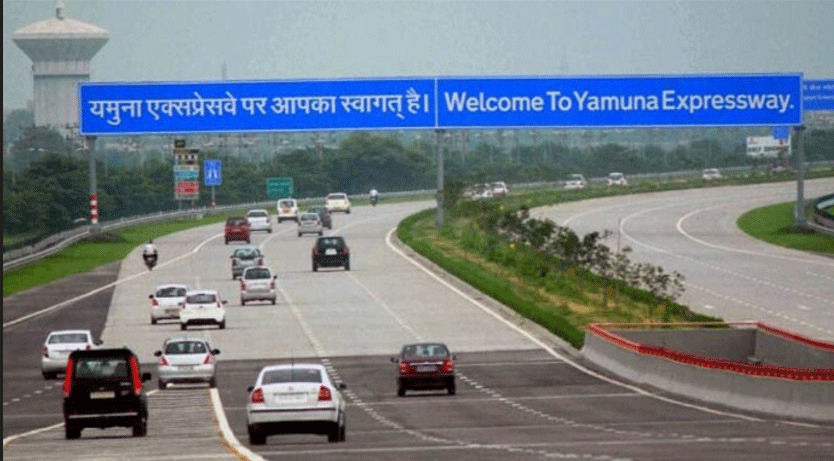 Yamuna Expressway: कैसे हो सकता है कि गाड़ी में शव फंसे और 11 तक चालक को पता न चलें