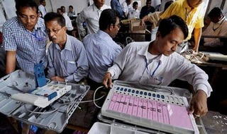 Election vote counting: मैनपुरी और रामपुर में दौड़ रही साइकिल, गुजरात में भाजपा बनाएगी सरकार, हिमाचल में कमल और पंजे में टक्कर