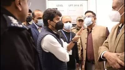 Delhi Airport: टी3 पर औचक निरीक्षण करने पहुंचे सिंधिया