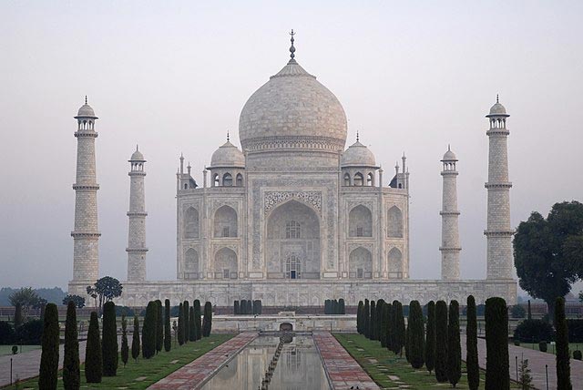 Taj Mahal Entry Free : फ्री में तीन दिन करें ताज का दीदार