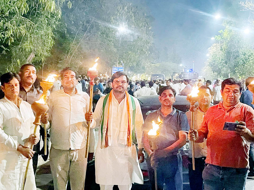 Delhi News:राहुल के समर्थन में संसद से सड़क तक लड़ेंगे: रामकुमार तंवर