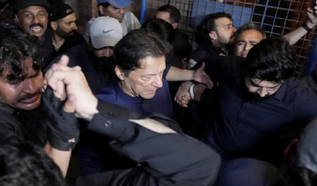 पाक के पूर्व पीएम Imran Khan की गिरफ्तारी पर रोक