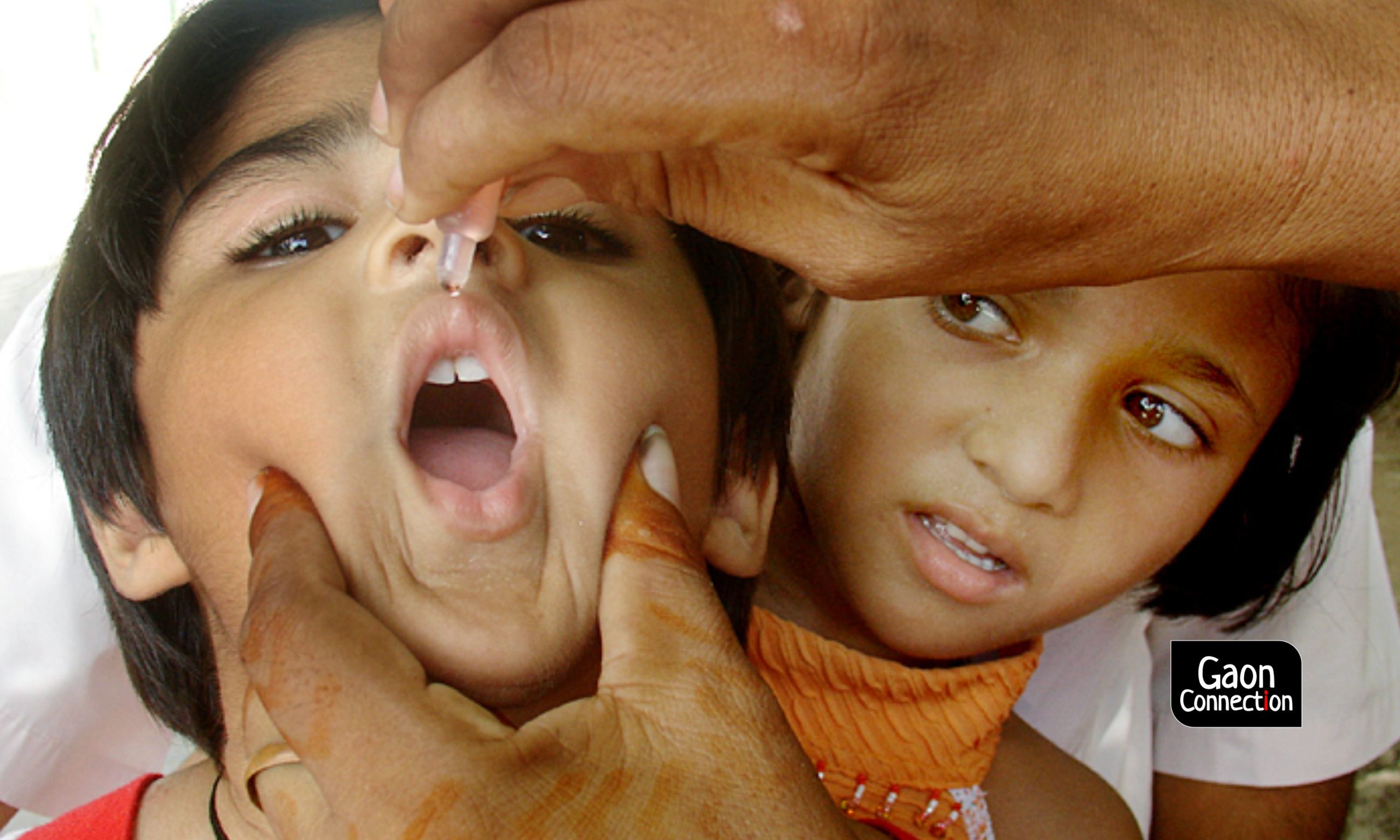 राज्यमंत्री नरेंद्र कश्यप और सीएमओ ने बच्चों को दवा पिलाकर किया अभियान का शुभारंभ