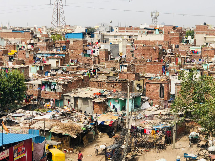 Noida Authority का करोड़ों रुपए बेकारः झुग्गियों में हो रहे खेल से अफसर अनजान