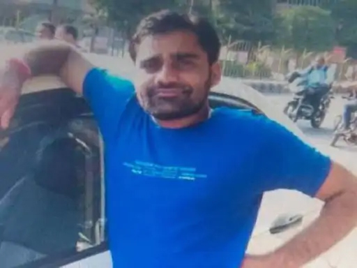 Ghaziabad: वकील के भेष में 50 इनामी बदमाश ने कोर्ट में किया सरेंडर