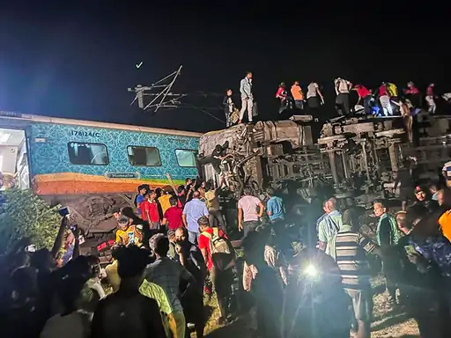 बालासोर ट्रेन हादसाः अब तक 238 लोगों की मौत, 900 से ज्यादा घायल