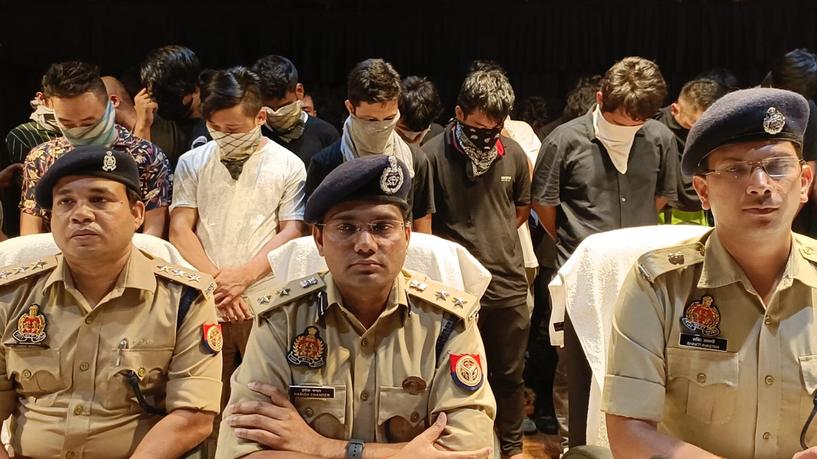 Noida Police Good work: 10000-10000 की नौकरी करने वाले गिरफ्तार, मालिक फरार, एक ही रात मे करते थे 30 लाख की ठगी