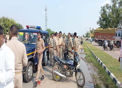 ट्रक के रौंदने से बाइक सवार सास व बहू की मौत, पति घायल