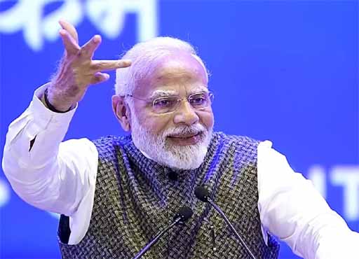 PM Modi’s Gujarat :  PM मोदी ने पूर्ववर्ती केंद्र सरकार पर लगाया आरोप, ‘गुजरात को राजनीति के चश्मे से देखती थी सरकारें’
