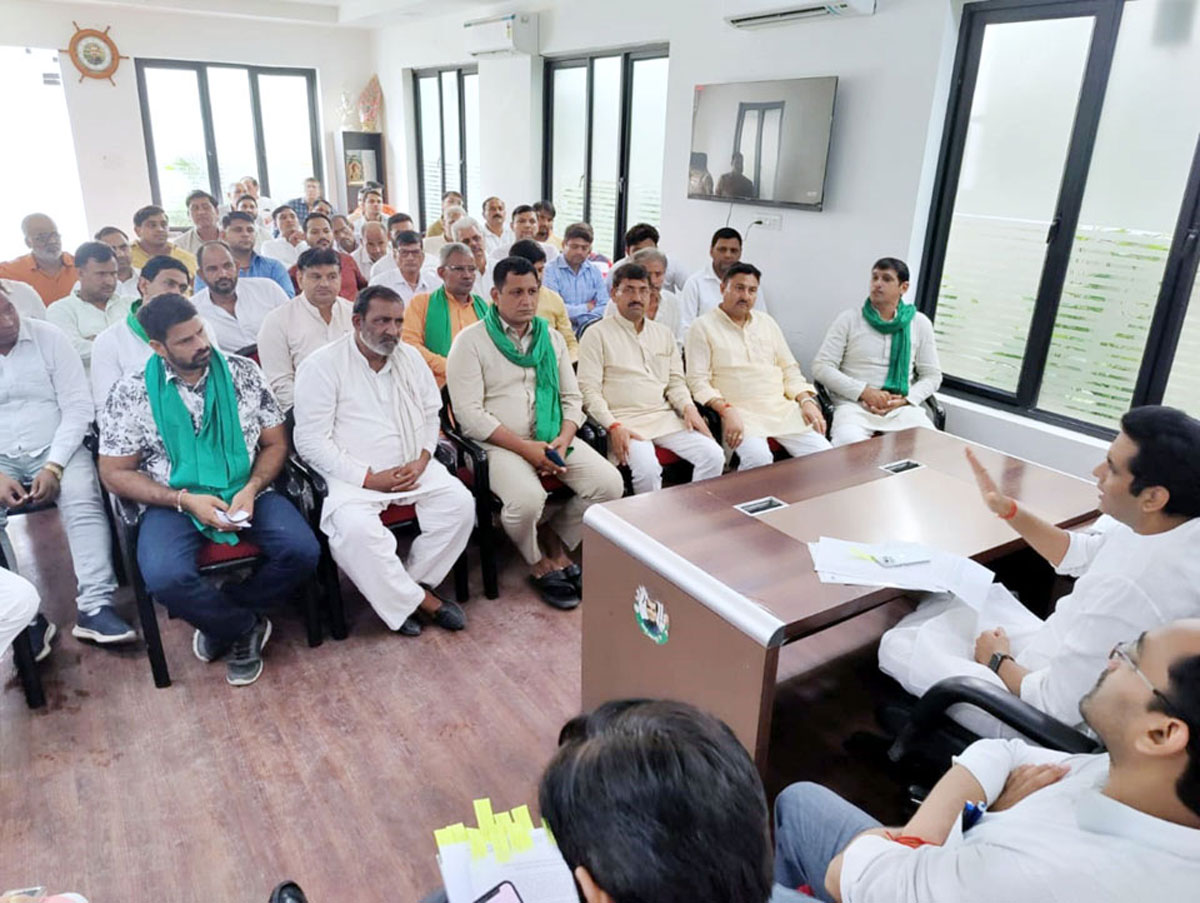 Lok Sabha Elections से पहले किसानों को हक दिलाने में जुटे विधायक पंकज सिंह