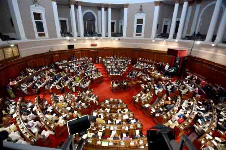 Bengal Legislative Assembly: विधायकों के मोबाइल बार-बार बजने पर बंगाल विधानसभा अध्यक्ष ने आपा खोया