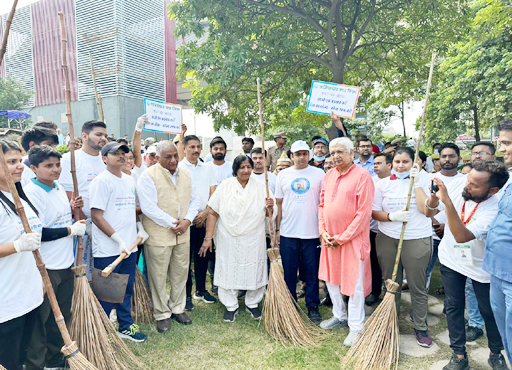 Ghaziabad News: प्रधानमंत्री के स्वच्छता अभियान से भारत हो रहा स्वच्छ : वी.के. सिंह
