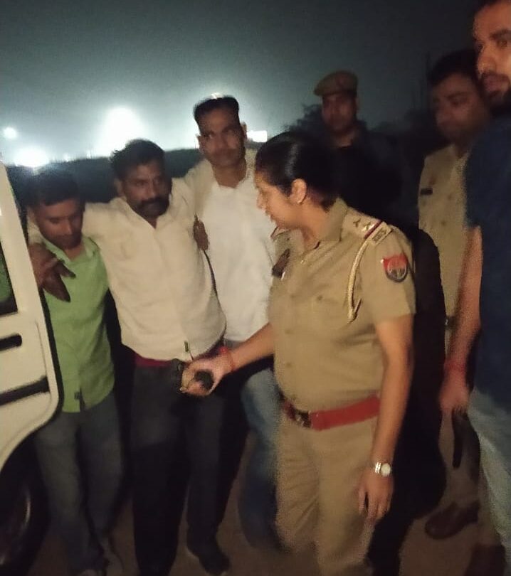 Noida Police News: मुठभेड़ में शातिर लुटेरा गोली लगने से घायल