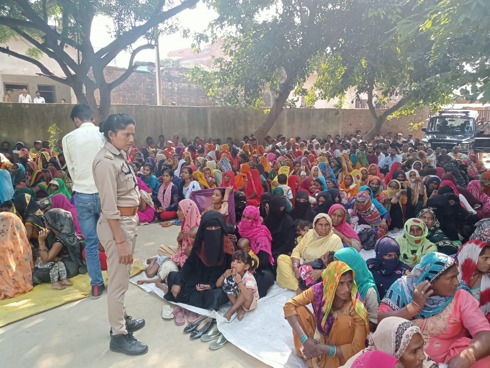 मिशन शक्ति के तहत जिले में महिला पुलिसकर्मियों ने किया जागरूक