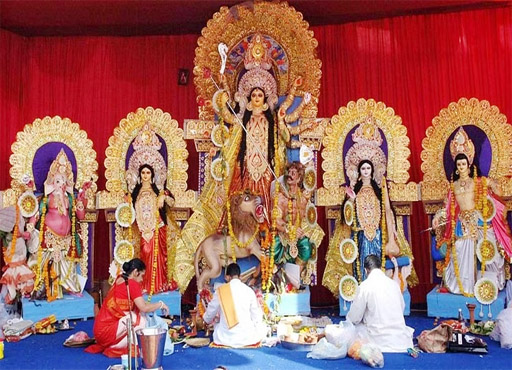 Festival Navratri: नवरात्र के पहले दिन जलाभिषेक को दुर्गा मंदिरों में जुटी भक्तों की भीड़