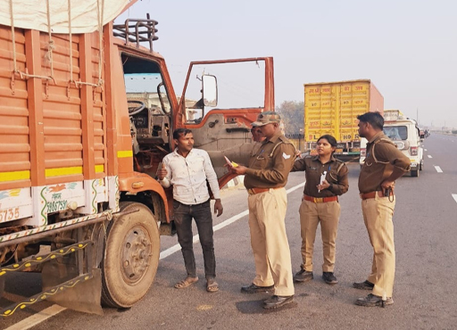 आबकारी विभाग ने चलाया अभियान , ढाबे व वाहनों को किया चैक   