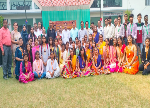 दीपावली महोत्सव प्रतियोगिताओं में छात्राओं ने दिखाई प्रतिभा