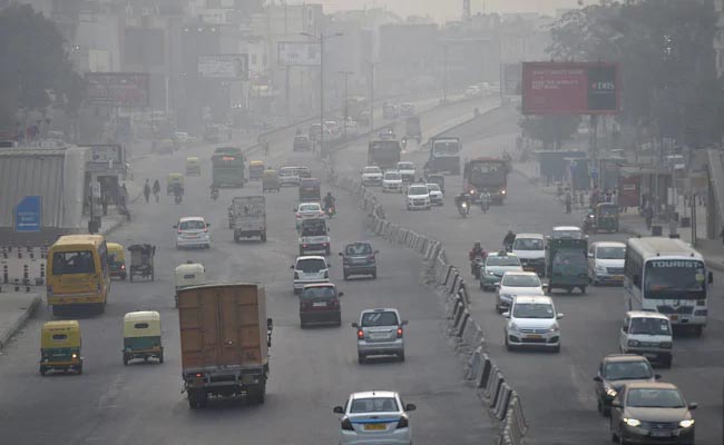 Air Pollution: दिल्ली की ‘हवा’ में सुधार नहीं, घुला है जहर