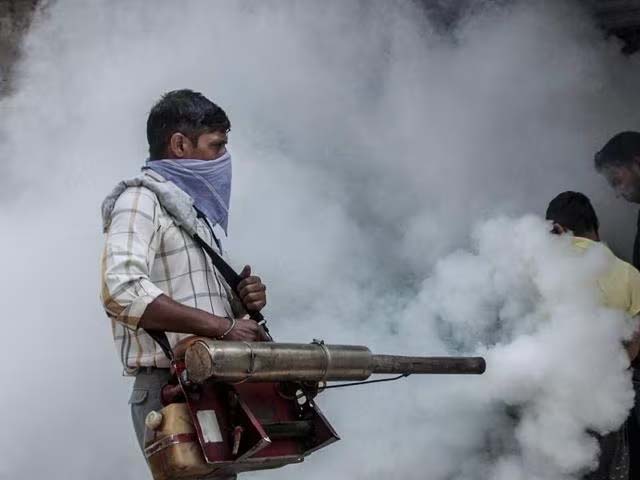 Meerut News : फॉगिंग मशीन के धुएं से नौ लोग बीमार