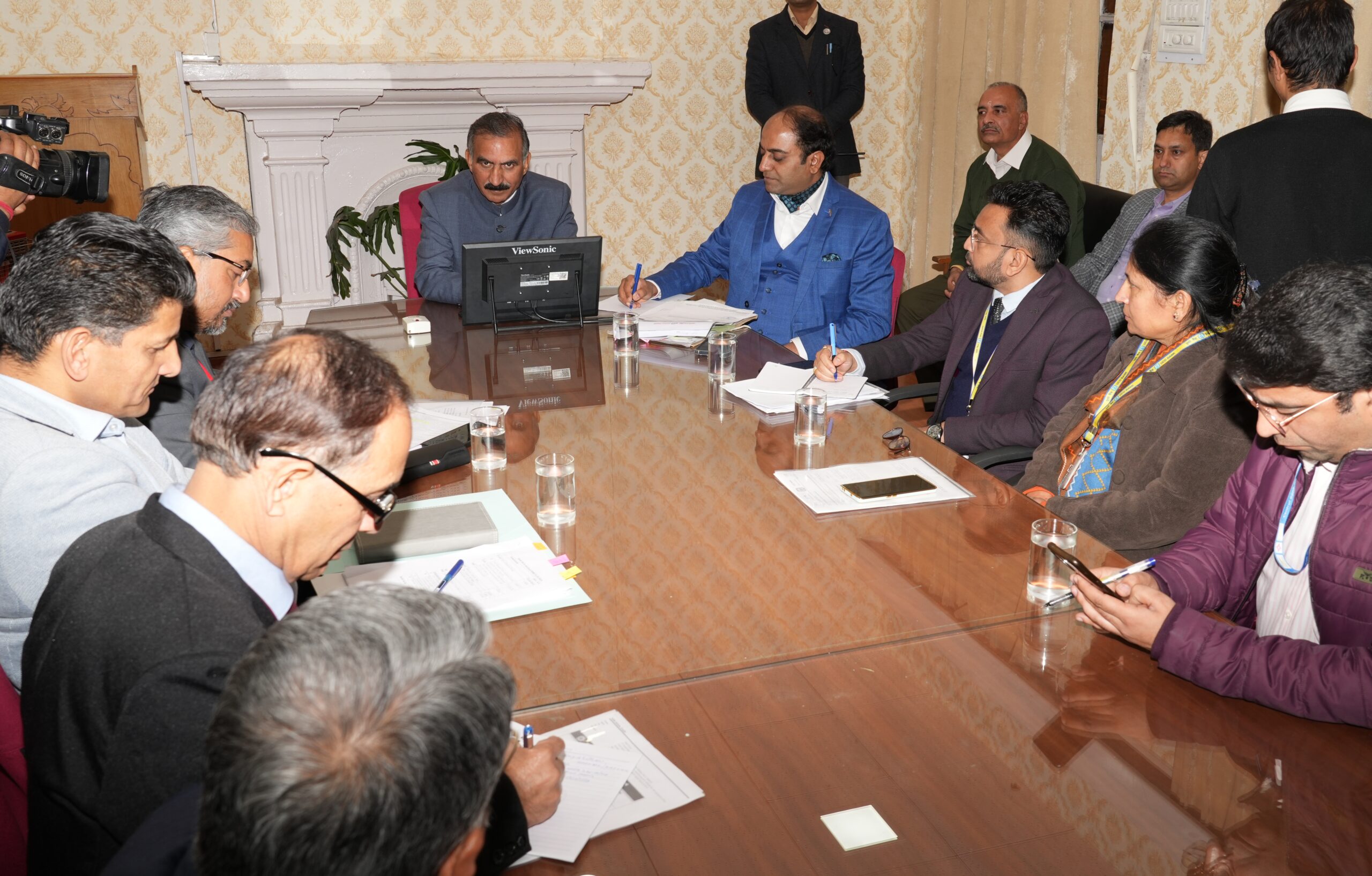Himachal Pradesh News: ई-टैक्सी की खरीद के लिए ऋण पर गारंटी प्रदान करेगी प्रदेश सरकार: मुख्यमंत्री