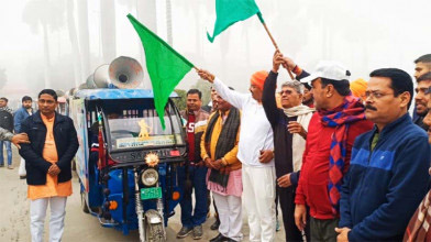 Modi’s road show : उप मुख्यमंत्री ने जनसभा के लिए प्रचार रथ को हरी झंडी दिखा किया रवाना