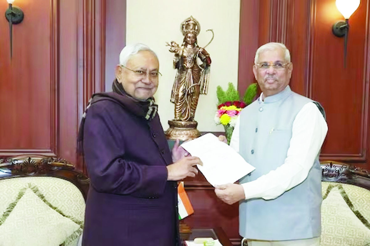 Bihar Politics Update: नीतीश कुमार चुने गए NDA विधान मंडल दल के नेता, राज्यपाल को सौंपा BJP का समर्थन पत्र