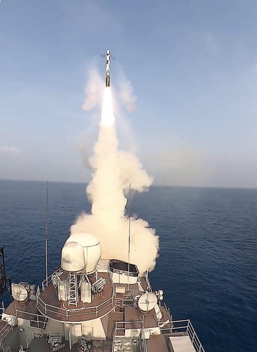 Delhi News: नौसेना के लिए 200 ब्रह्मोस सुपरसोनिक मिसाइल खरीदने को सीसीएस की मंजूरी