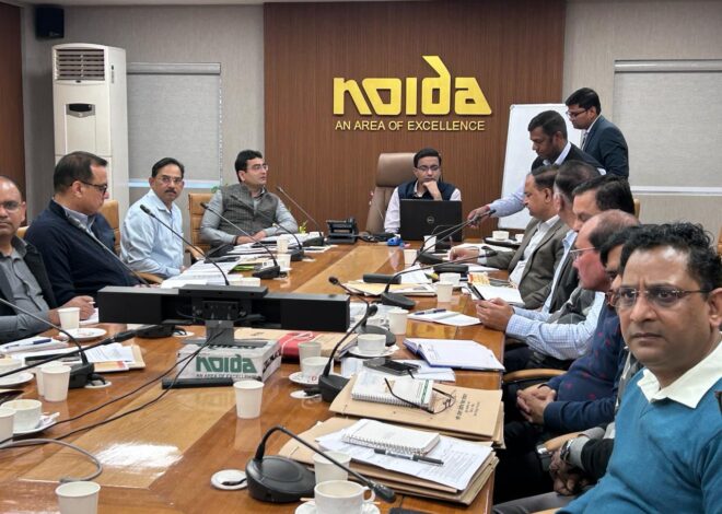 Noida News: सभी योजनाओं को समय सें करें पूरा: लोकेश एम, विभिन्न विभागों के कार्यों की समीक्षा