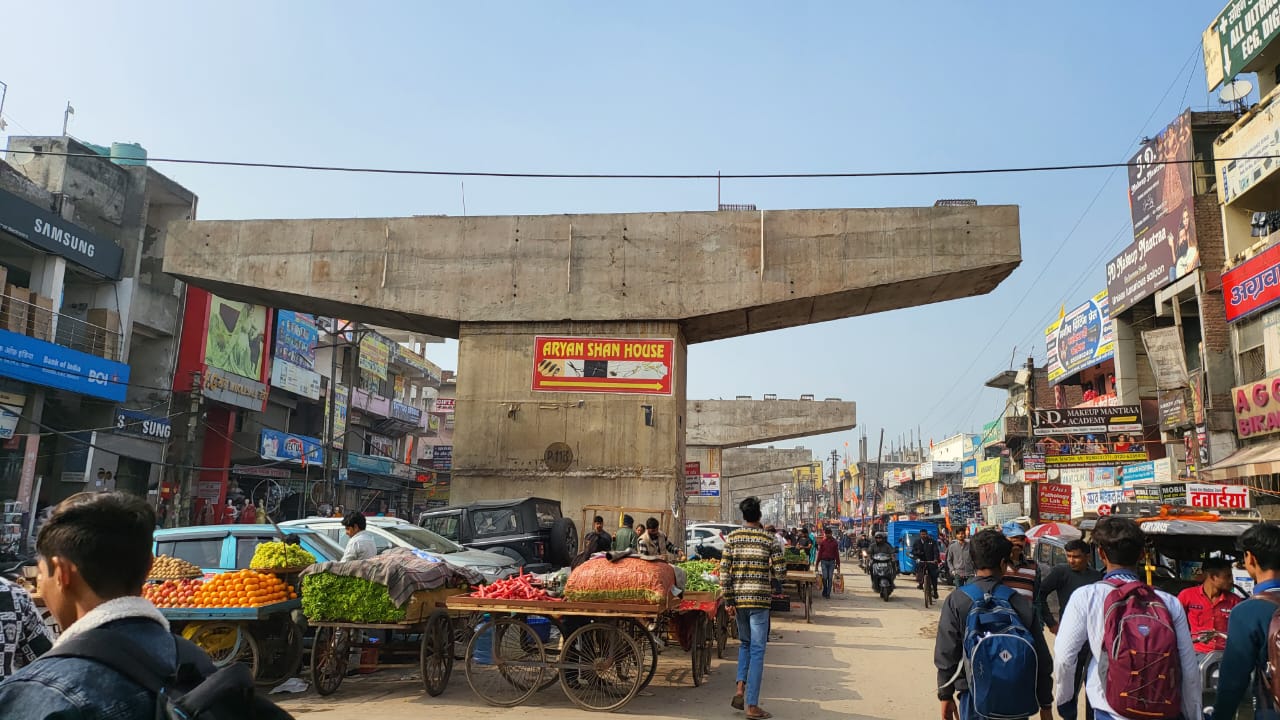 Noida News: भंगेल एलिवेटेड रोड का 75 प्रतिशत भुगतान के बाद भी अटका निर्माण, नोवरा करेंगा आंदोलन