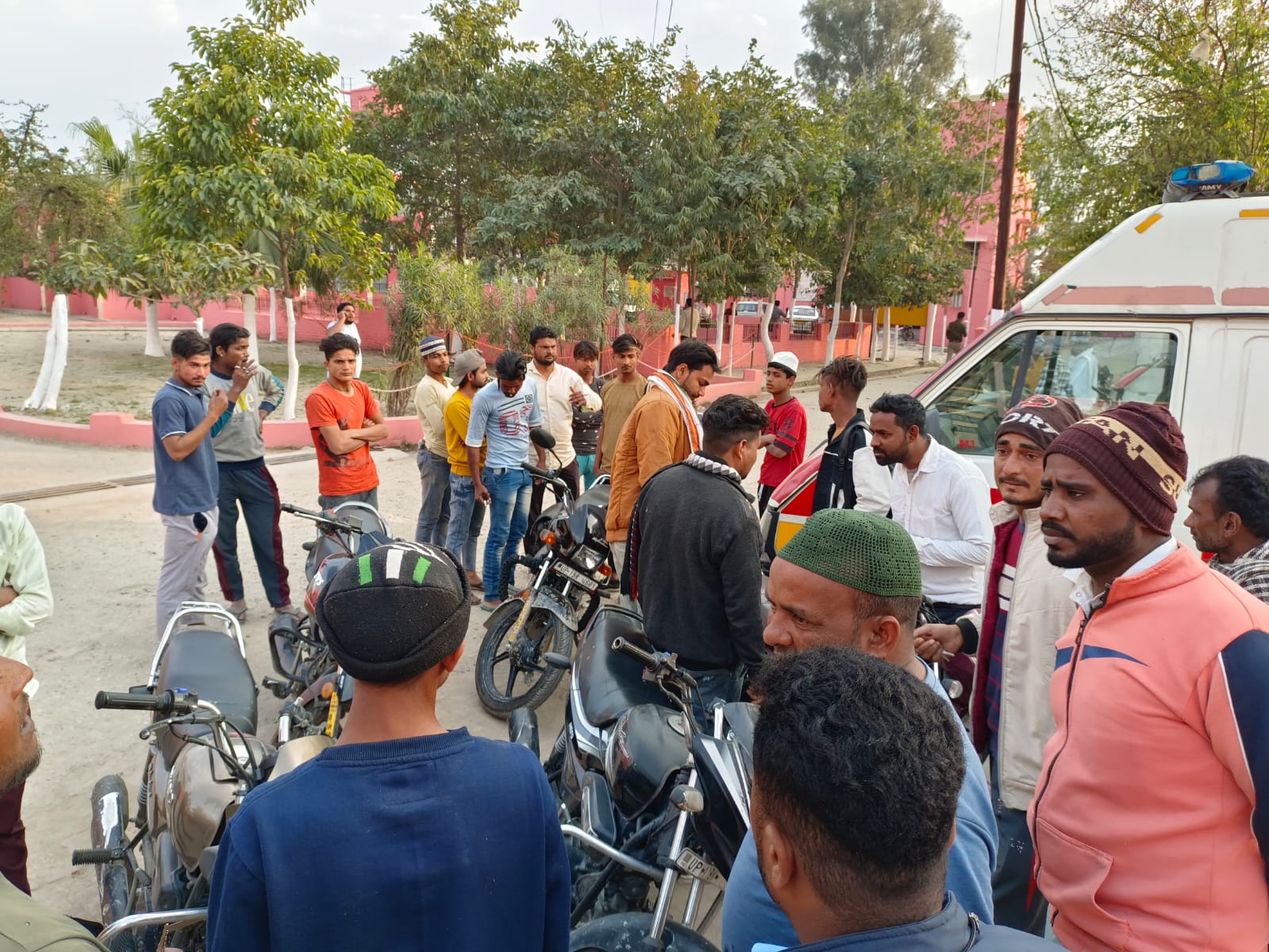 रोडवेज बस की टक्कर से बाइक सवार दो किशोरों की मौत