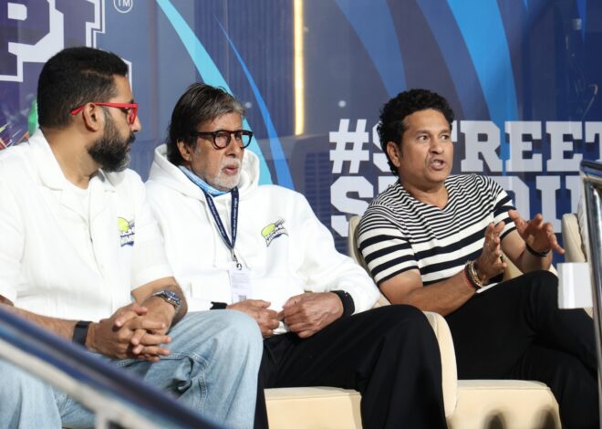Amitabh Bachchan: अभिषेक के साथ मैच देखने पहुंचे अमिताभ बच्चन