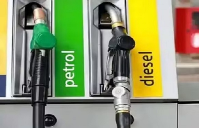 Petrol-Diesel Prices: लक्षद्वीप में पेट्रोल-डीजल की कीमतों में 15.3 रुपये की कटौती की