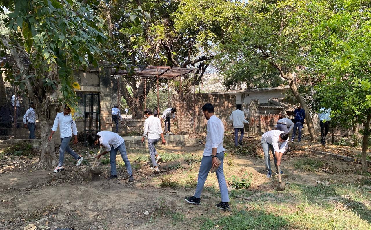  रैली निकालकर ग्रामीणों को सड़क सुरक्षा के प्रति किया जागरूक 