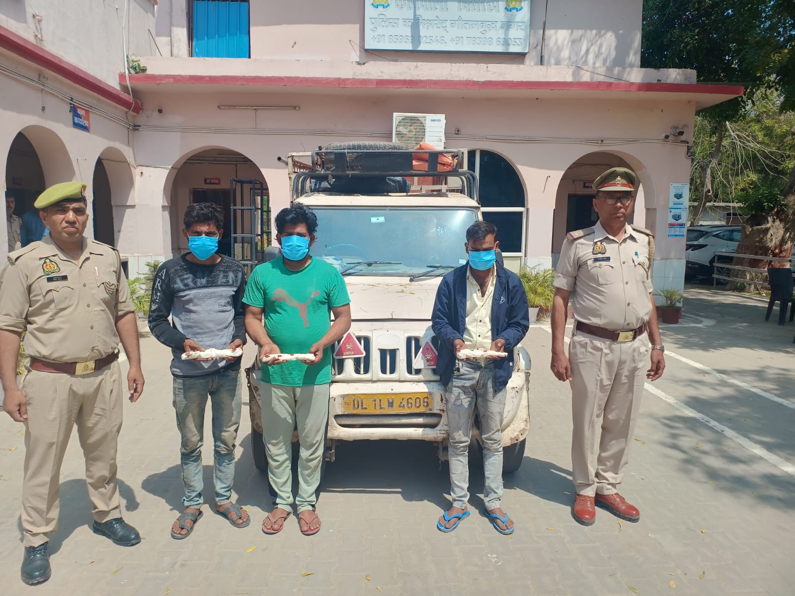 Greater Noida: पुलिस के हत्थे चढे शातिर चोर, ऐसे करते थे वारदात
