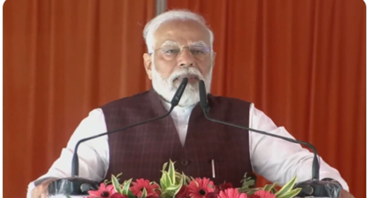 PM Modi In Azamgarh: प्रधानमंत्री नरेंद्र मोदी ने आजमगढ़ में सपा पर साधा निशाना, जानें क्या कही अहम बातें