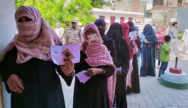 Voting: जिले में शांतिपूर्ण मतदान संपन्न, 5 बजे तक 49. 80 % वोटिंग