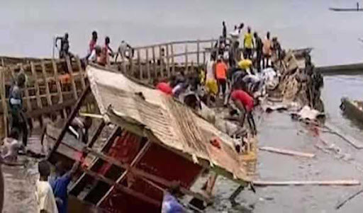 मध्य अफ्रीकी गणराज्य में नाव डूबने से 50 से अधिक लोगों की मौत