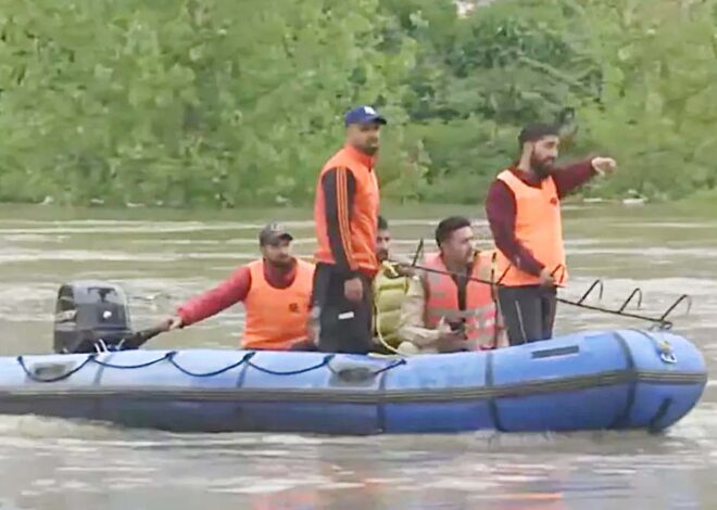Jammu Kashmir: झेलम नदी में नाव पलटी, 4 की मौत, दस छात्रों समेत कई लापता