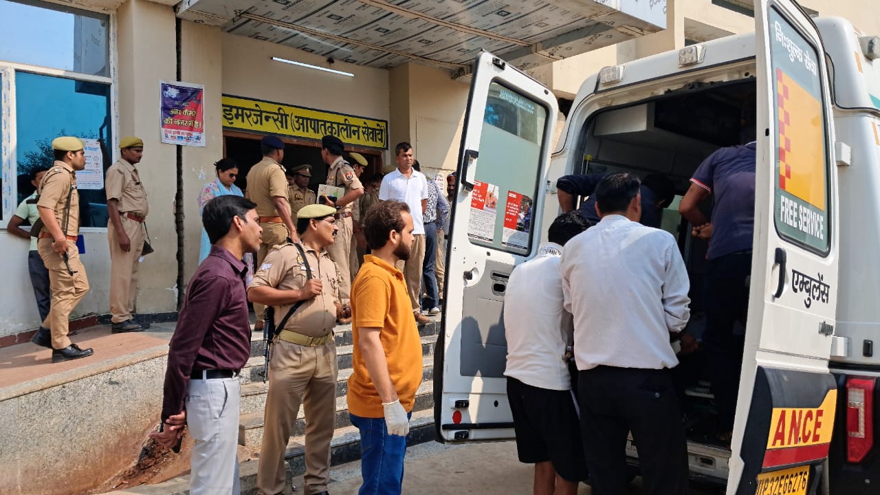 Raod Accident : लखीमपुर खीरी में सड़क हादसा, 5 की मौत, 8 जख्मी