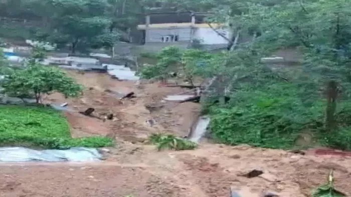 landslide: मिजोरम में पत्थर की खदान ढहने से 10 लोगों की मौत