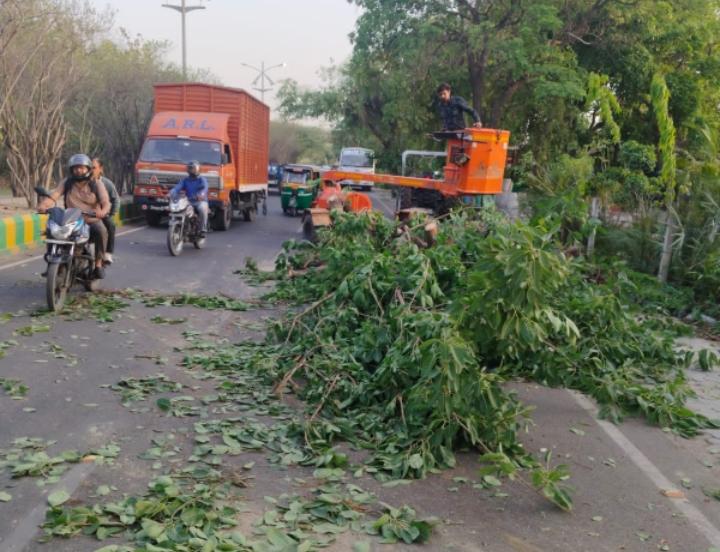 ट्रैफिक प्रभावित नहीं होने देना सराहनीय कार्य: नगरायुक्त