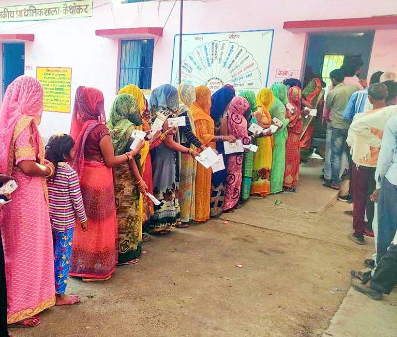 Lok Sabha Elections: मैनपुरी में 57.75 फीसदी लोगों ने डाले वोट
