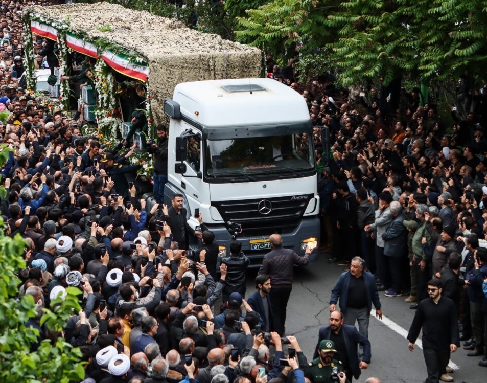 Iran: दिवंगत राष्ट्रपति रईसी के अंतिम दर्शन के लिए उमड़ा जनसैलाब
