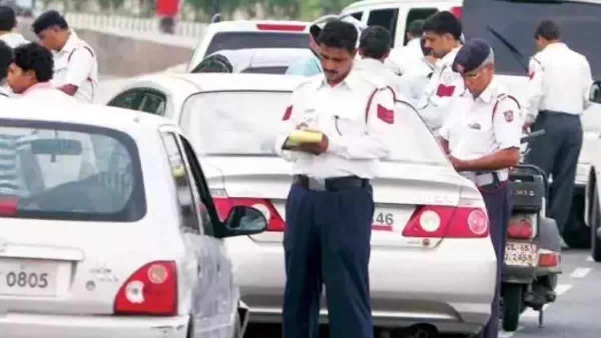 Delhi Traffic Police: ट्रैफिक पुलिस ने साढ़े पांच माह में लाखों लोगों को थमाया चालान