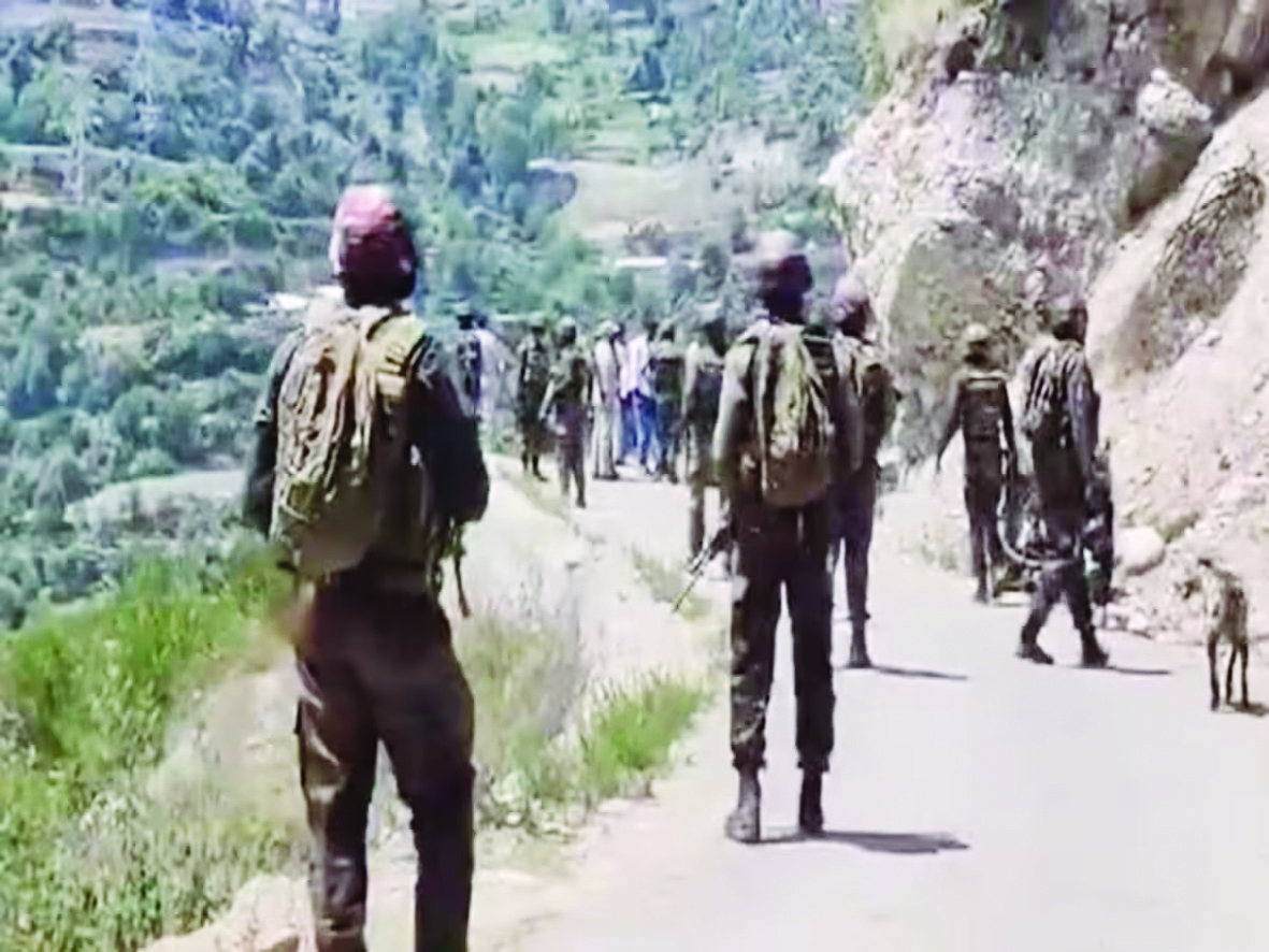 Hindi News: जम्मू-कश्मीर में सुरक्षा बलों के साथ मुठभेड़ में 2 आतंकी ढेर