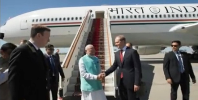 Two-day trip: प्रधानमंत्री मोदी रूस की दो दिवसीय यात्रा पर मॉस्को पहुंचे