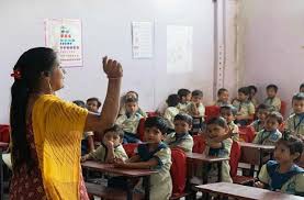 Delhi News: सरकारी स्कूलों के 5 हजार से अधिक शिक्षकों का एक साथ तबादला