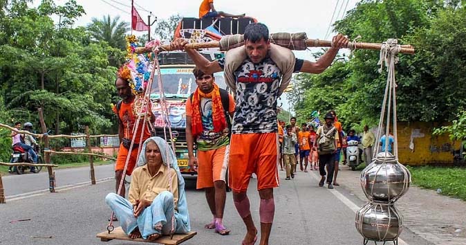 Nameplate: कांवड़ मार्ग के दुकानदारों को नहीं लगानी होगी नेमप्लेट, यूपी सरकार के आदेश पर रोक जारी