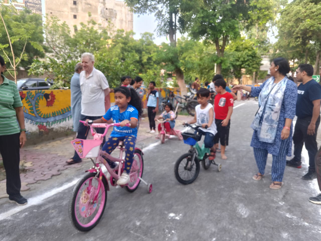 रजत विहार में आओ खेलें प्रतियोगिता में बच्चों के साथ बुजुर्ग भी शामिल, जानें कौन कौन से खेल खेले गए