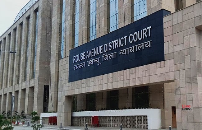 Rouse Avenue Court: शशि थरूर के खिलाफ मानहानि याचिका पर राजीव चंद्रशेखर का बयान दर्ज करने का आदेश